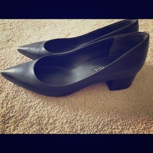 via spiga black leather guervie low block heel